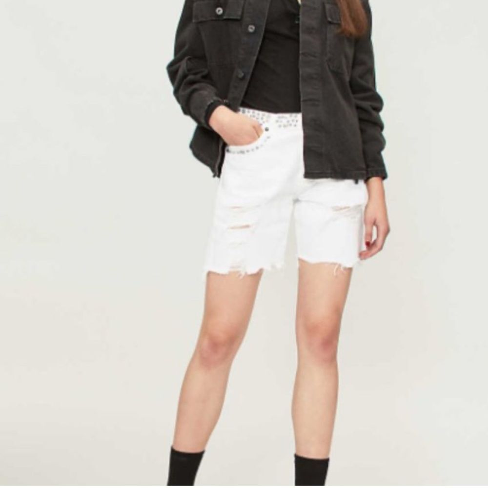72 THE KOOPLES GROMMET DESTROYED JEAN SHORT LARGE